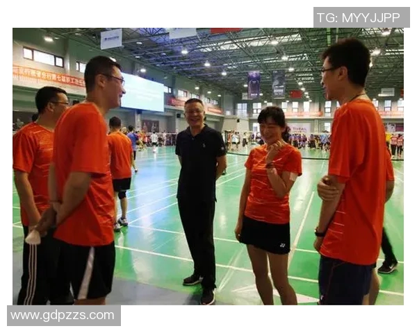 深圳羽毛球队与南京羽毛球队赛后复盘分析比赛经验与战术策略