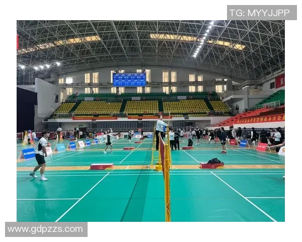 广州羽毛球队与南京羽毛球队赛后复盘分析个人能力的对比与启示